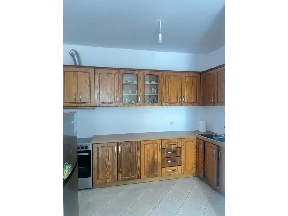 Durres, shitet apartament 2+1+Ballkon Kati 2, 89 m² (rruga pavarsia plazh)