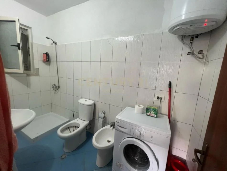 Shqiperi, shes 1+1 Kati 3, 67 m² 56.000 € (shkembi i kavajes)