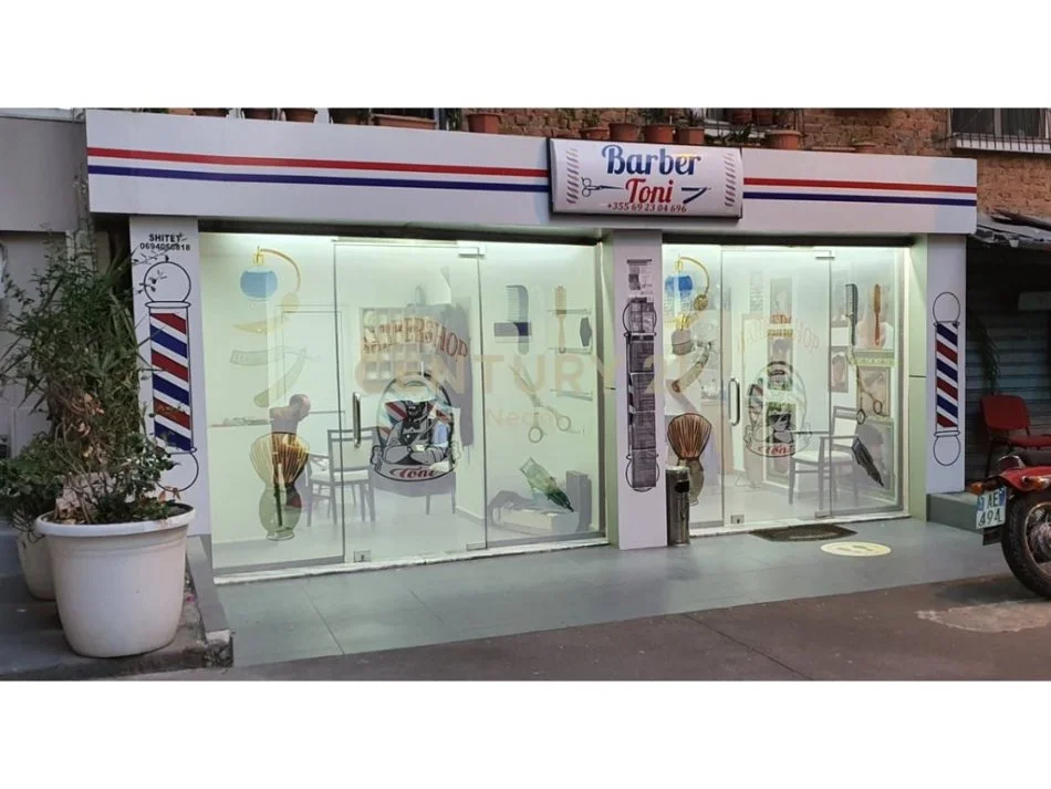 Tirane, shitet ambjent biznesi Kati 0, 22 m² 95.000 € (Neom111899)