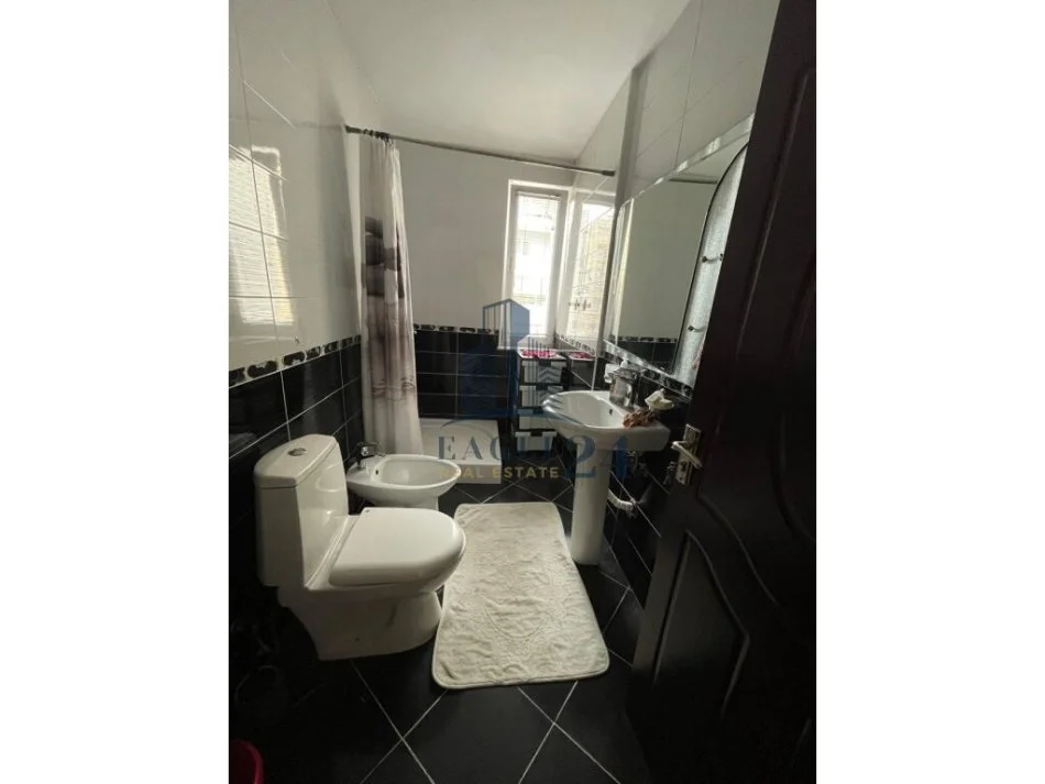 Tirane, jepet me qera apartament 2+1 Kati 5, 93 m² 450 € (Astir