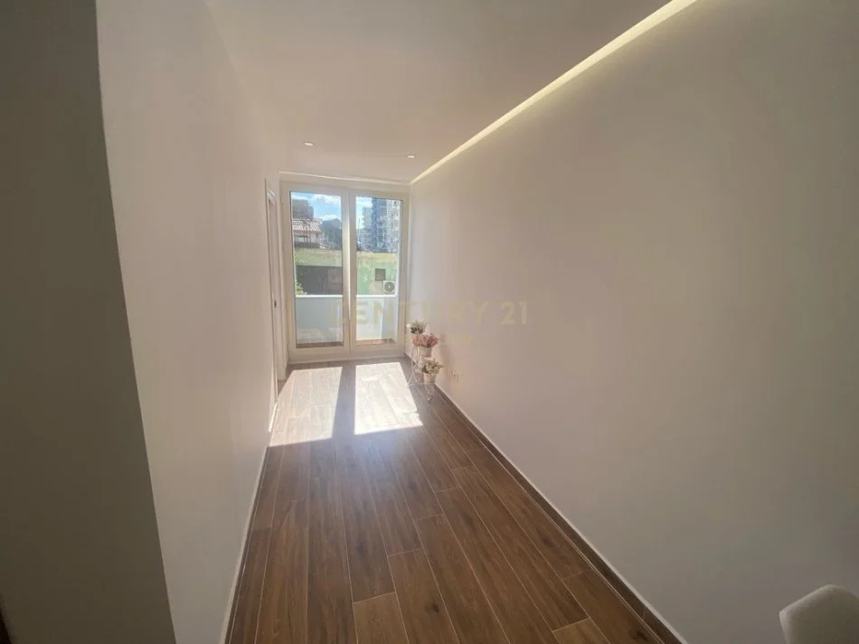 Durres Plazh, shitet apartament 1+1 Kati 1, 56 m² 77.000 € (Plazh Rrota e kuqe)