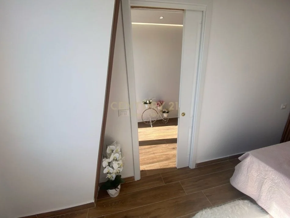 Durres Plazh, shitet apartament 1+1 Kati 1, 56 m² 77.000 € (Plazh Rrota e kuqe)