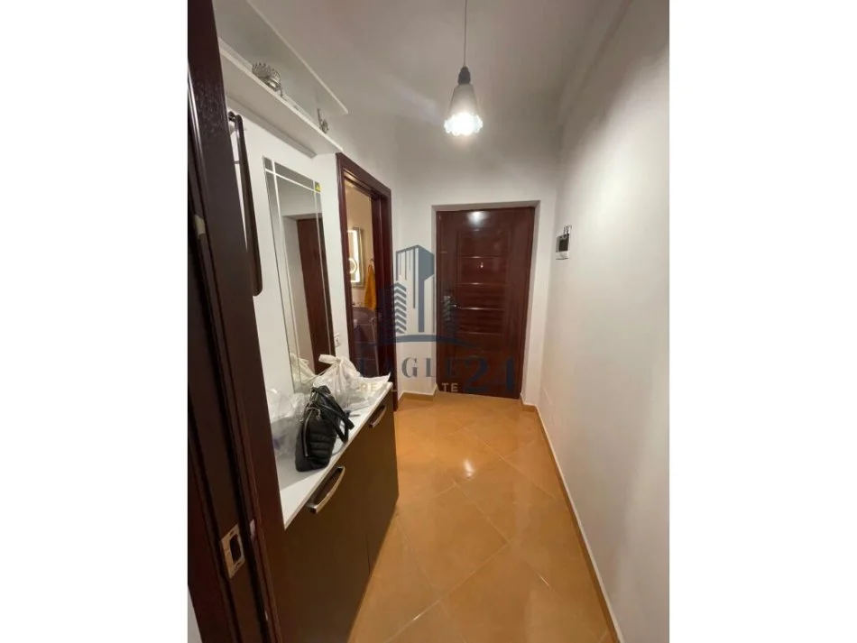 Tirane, jepet me qera 2+1 Kati 5, 470 € (Astir,prane bar Artisti)