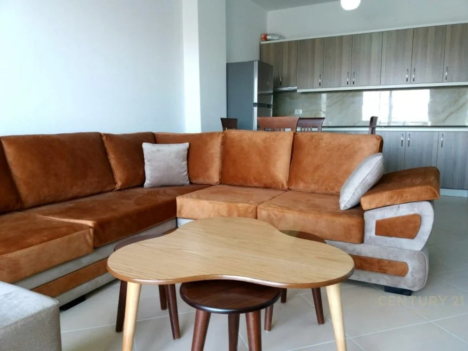 Tirane, jepet me qera apartament 1+1 Kati 3, 57 m² 400 € (Rruga Don Bosko)