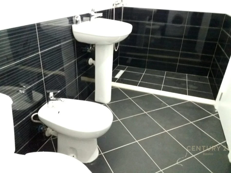 Tirane, jepet me qera apartament 1+1 Kati 3, 57 m² 400 € (Rruga Don Bosko)