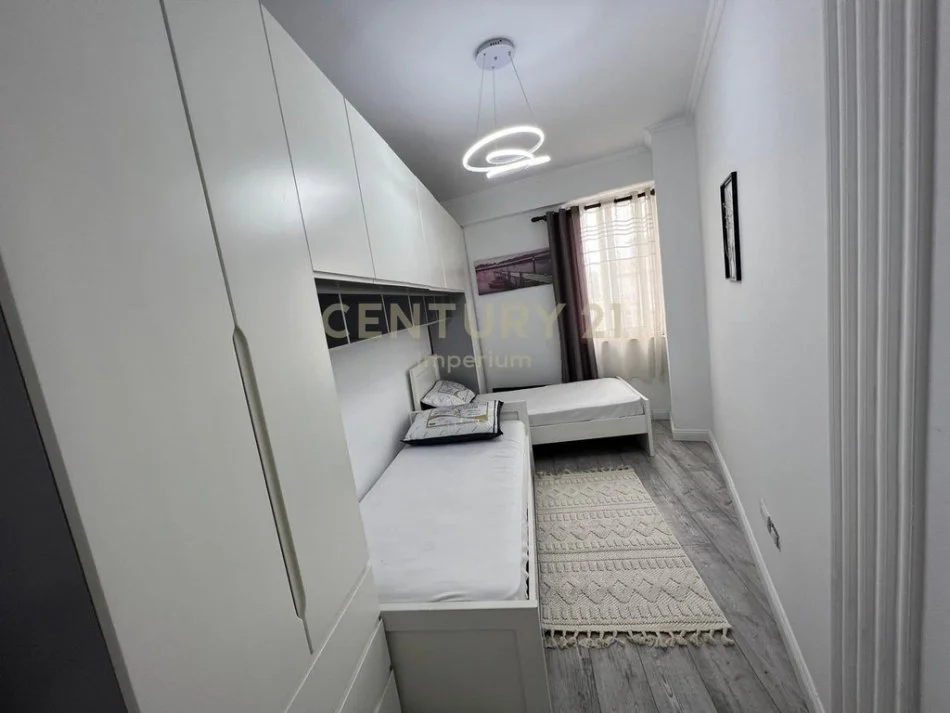 Tirane, shitet apartament 2+1 Kati 7, 86 m² 130.000 € (Astir)