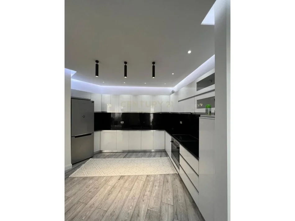 Tirane, shitet apartament 2+1 Kati 7, 86 m² 130.000 € (Astir)