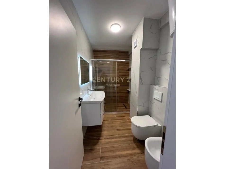 Tirane, shitet apartament 2+1 Kati 7, 86 m² 130.000 € (Astir)
