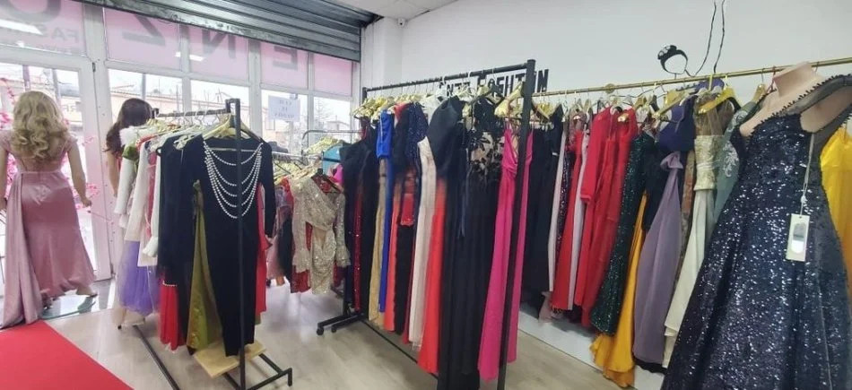 Tirane, shitet ambjent biznesi Kati 0, 90 m² (Besim Alla)