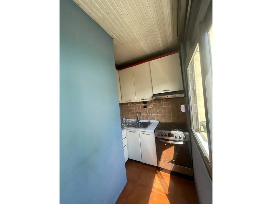 Tirane, jepet me qera apartament 2+1+Ballkon Kati 5, 56 m² 550 € (Prane Siri Kodres)