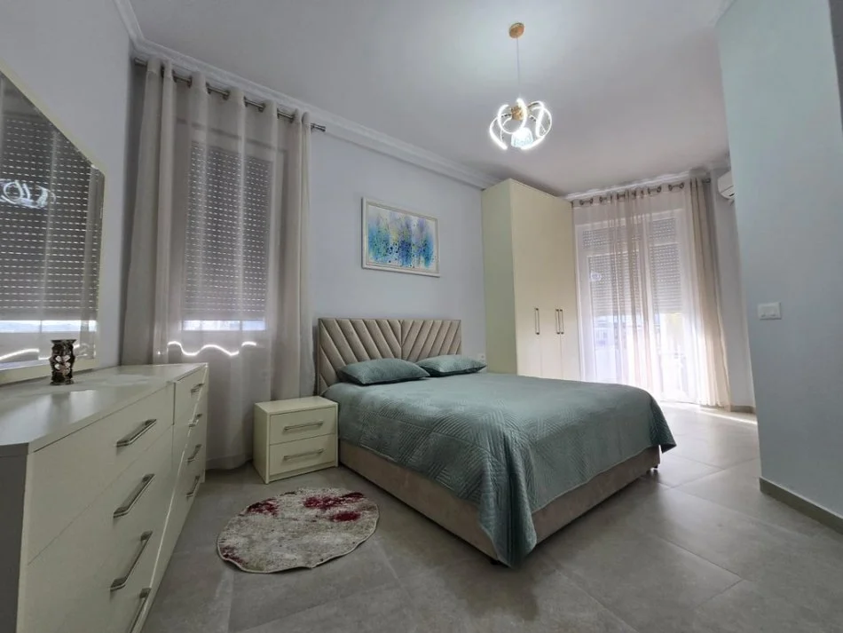Tirane, jepet me qera apartament 2+1+Ballkon Kati 8, 109 m² 1.500 € (bond112142)