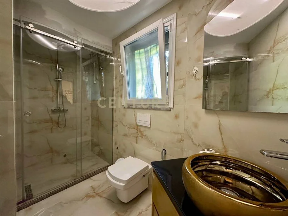 Tirane, jap me qera apartament 2+1 , 72 m² 700 € (Liqeni i Thatë)