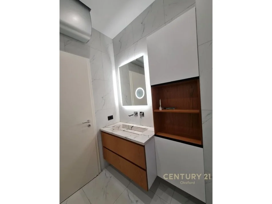 Tirane, jap me qera apartament 2+1+2 , 79 m² 800 € (21 Dhjetori)