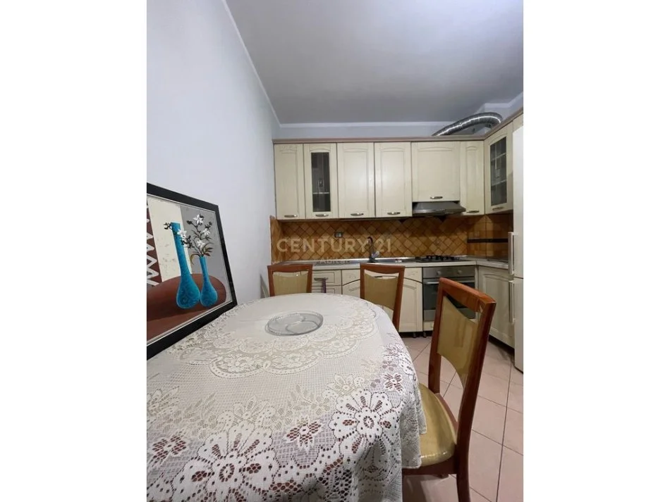 Tirane, shitet apartament Kati 4, 77 m² 100.000 € 