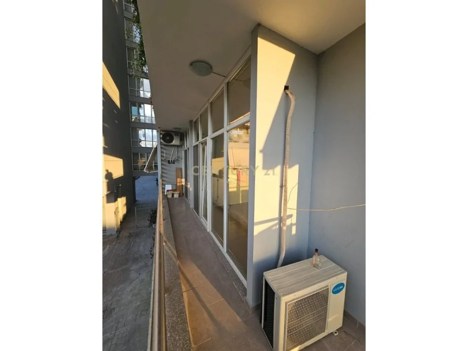 Tirane, jepet me qera apartament 3+1+Ballkon Kati 1, 166 m² 1.300 € (Neom112199)