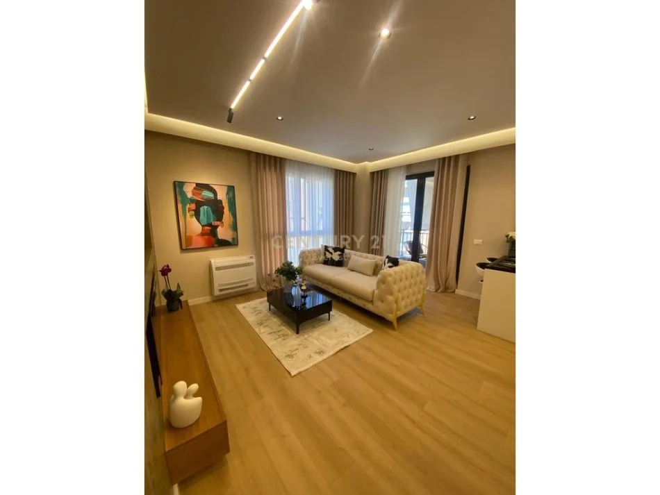 Tirane, shes apartament 2+1 , 107 m² 285.000 € (Pazari I ri)