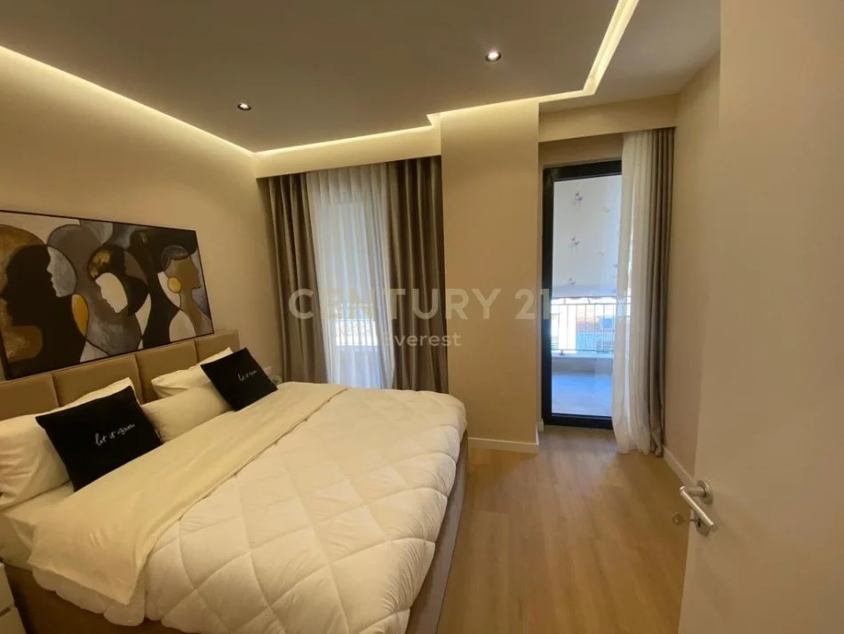 Tirane, shes apartament 2+1 , 107 m² 285.000 € (Pazari I ri)