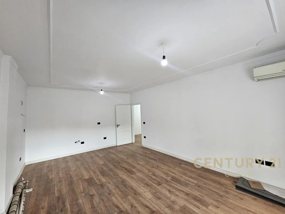 Tirane, shitet apartament Kati 3, 101 m² 155.000 € 