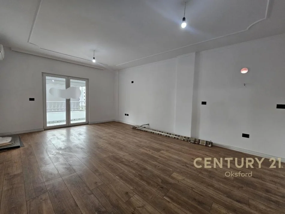 Tirane, shitet apartament Kati 3, 101 m² 155.000 € 