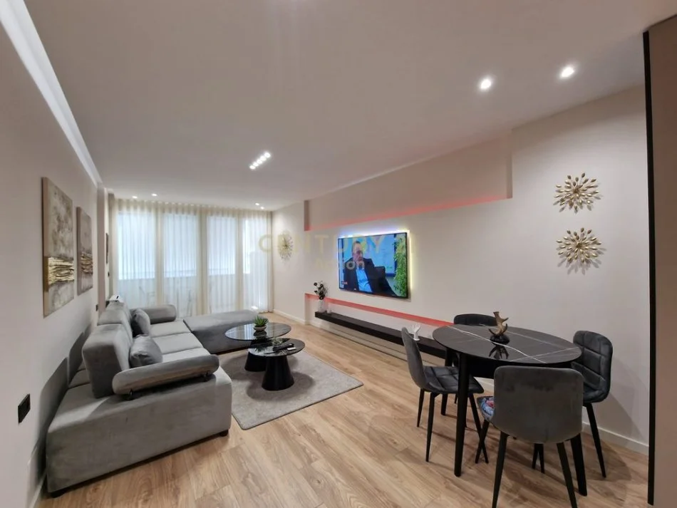 Tirane, jepet me qera apartament Kati 3, 100 m² 1.500 € (ish ekspozita)