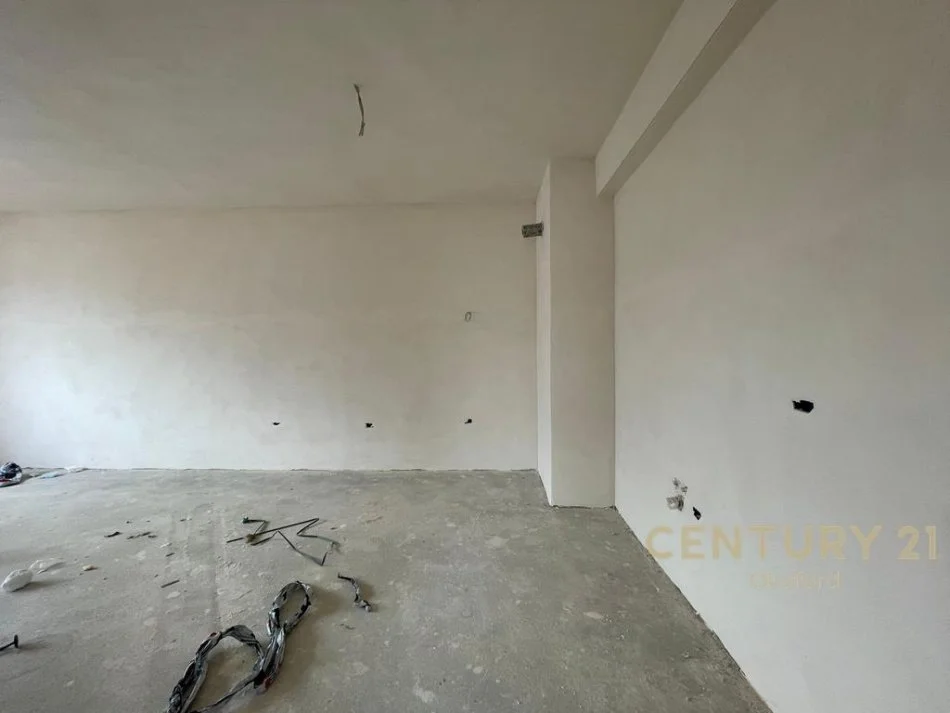 Tirane, shitet apartament 2+1+Aneks+Ballkon Kati 8, 153 m² 168.000 € (Astir)