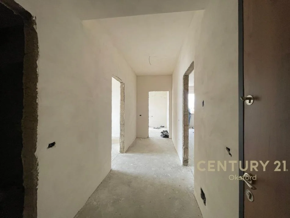 Tirane, shitet apartament 2+1+Aneks+Ballkon Kati 8, 153 m² 168.000 € (Astir)