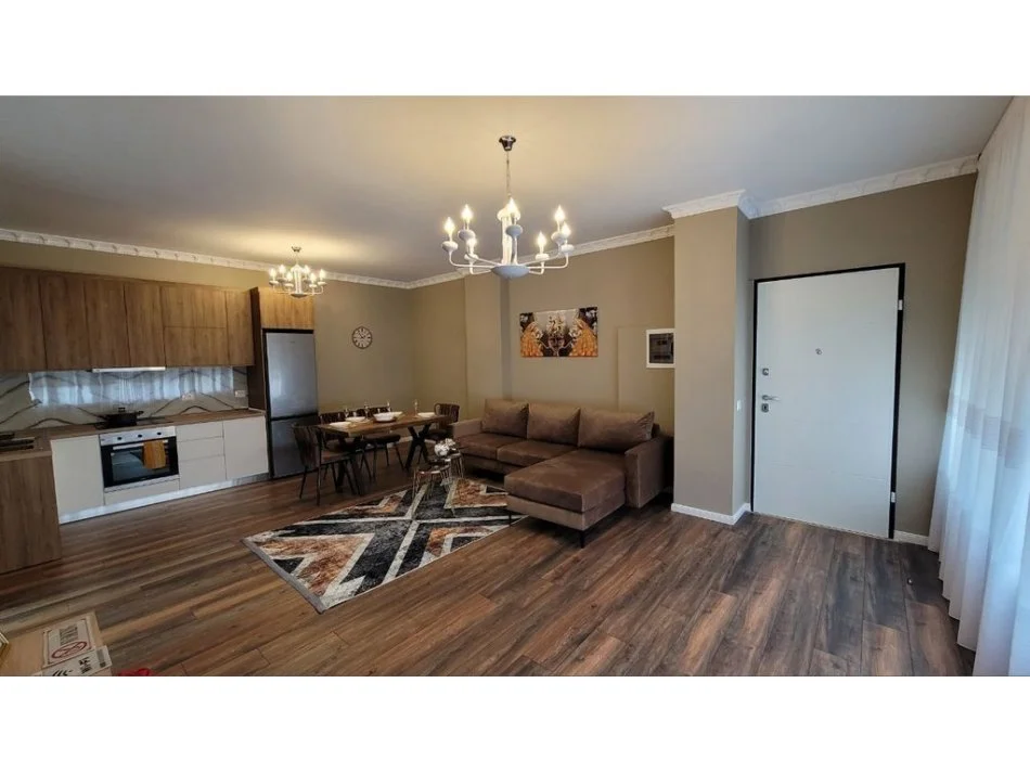 Tirane, shitet apartament 2+1+Ballkon , 170 m² 320000 € (KOPSHTI BOTANIK)