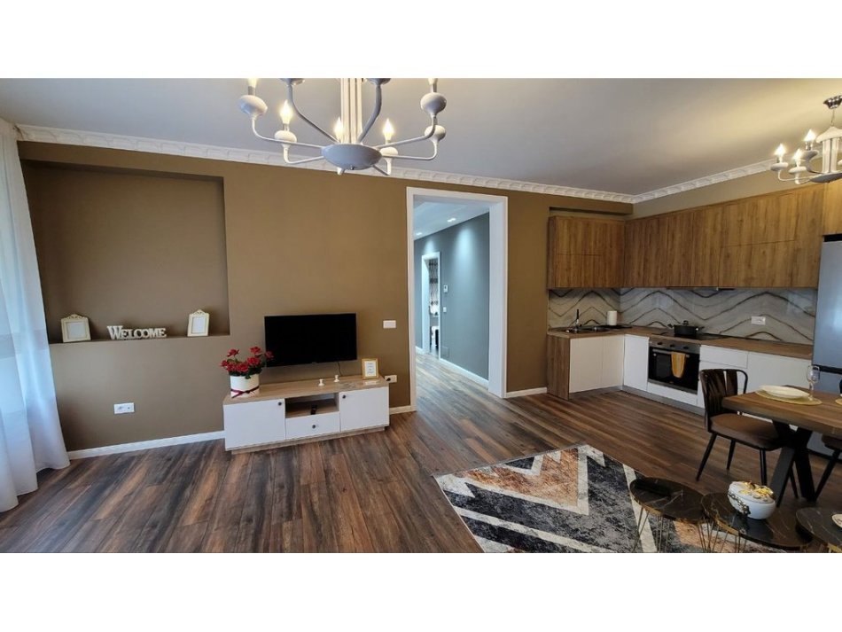 Tirane, shitet apartament 2+1+Ballkon , 170 m² 280.000 € (KOPSHTI BOTANIK)