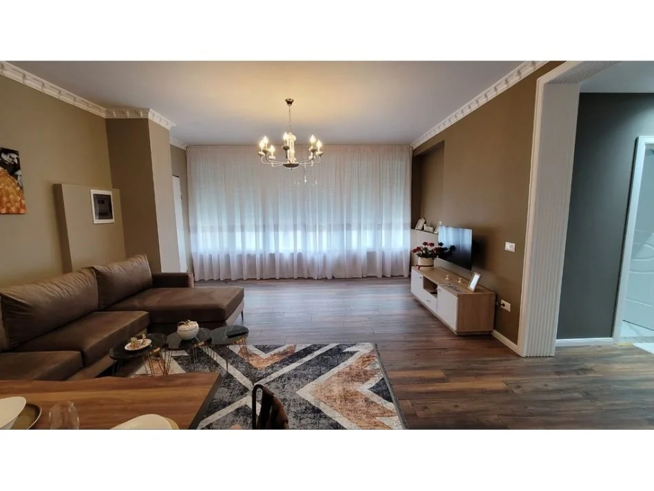 Tirane, shitet apartament 2+1+Ballkon , 170 m² 320000 € (KOPSHTI BOTANIK)