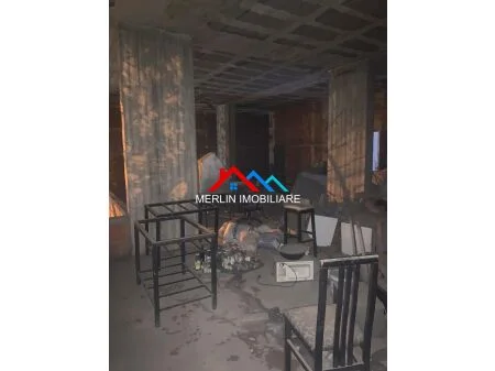 Tirane, jepet me qera ambjent biznesi Kati 1, 200 m² 500 € (Rruga Myslym Keta)