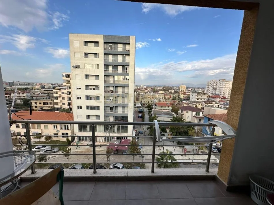 Durres, jepet me qera garsonier 1+1 , 42 m² 230 € 