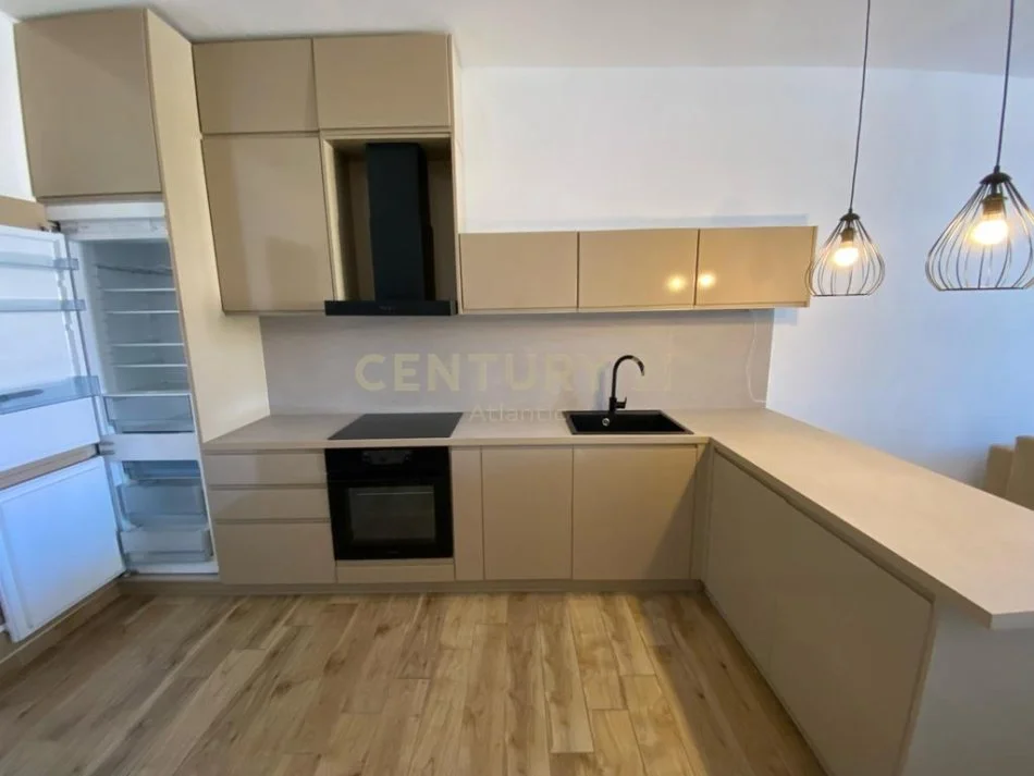 Durres, jepet me qera apartament 1+1 Kati 3, 70 m² 350 € (PLAZH ILIRIA)