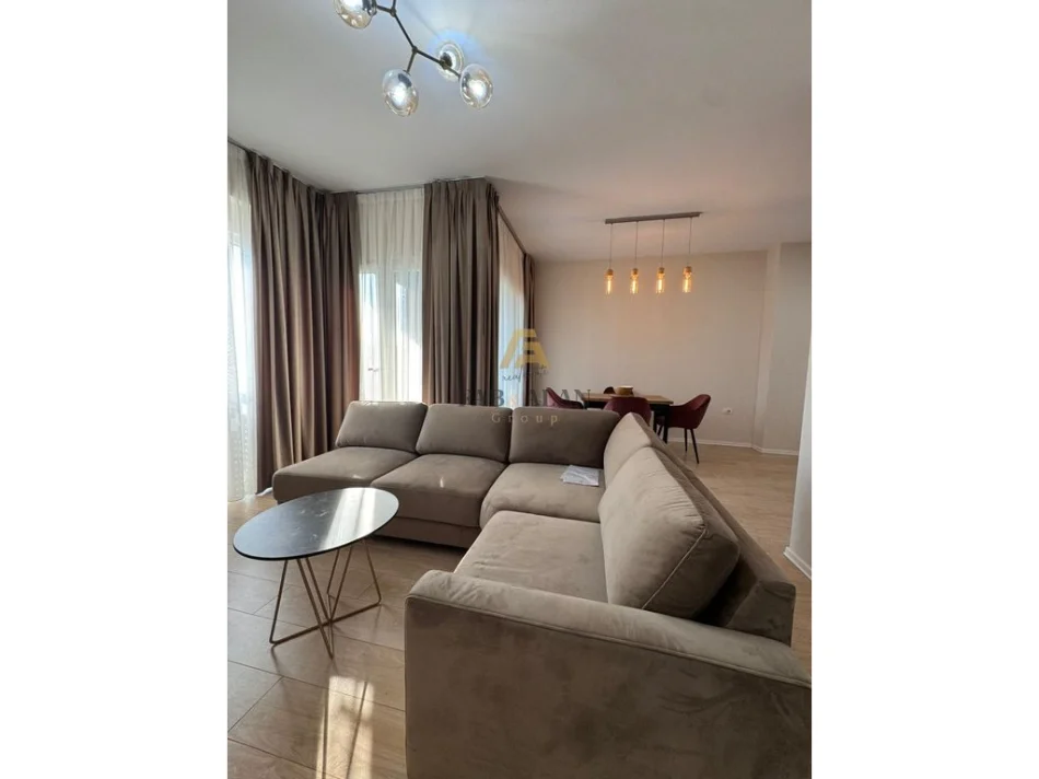 Tirane, jepet me qera apartament 2+1 , 1.500 € (RRUGA E KOSOVAREVE)