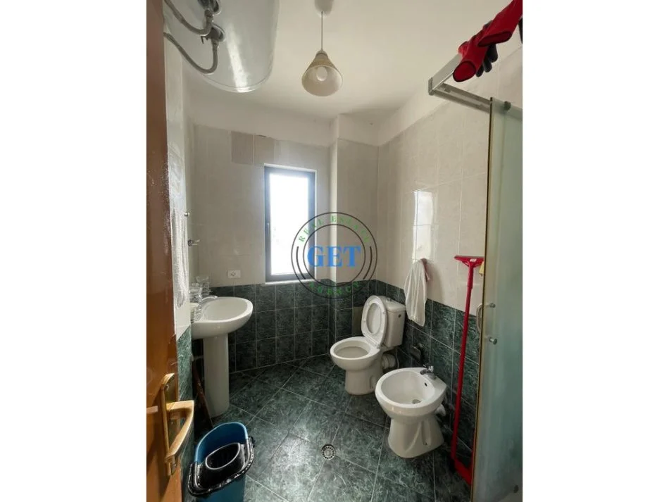 Durres, jepet me qera apartament 2+1 Kati 2, 90 m² 350 € (Markata)