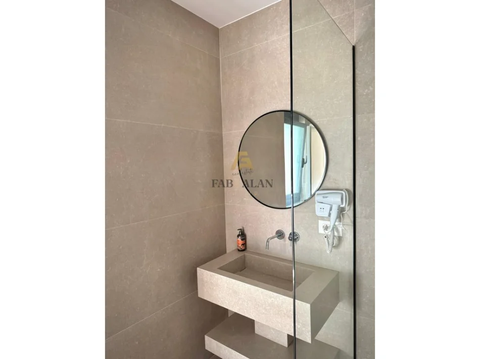 Tirane, jepet me qera garsonier Studio , 1.300 € (QENDER)