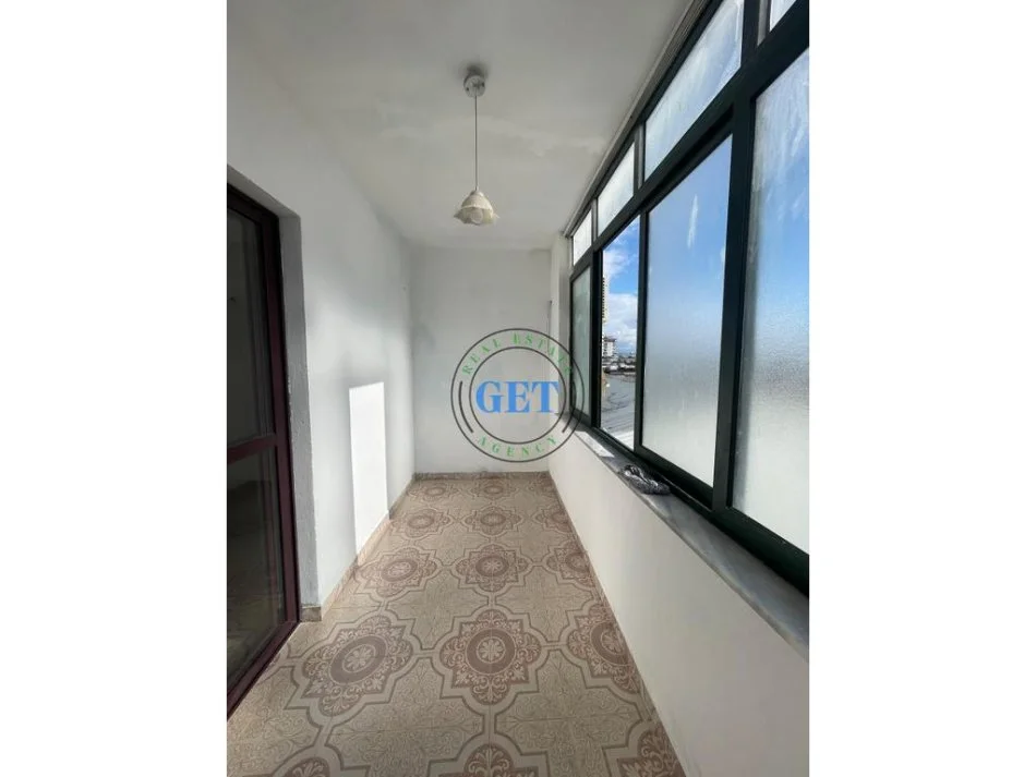 Durres, jepet me qera apartament 2+1 Kati 2, 90 m² 350 € (Markata)