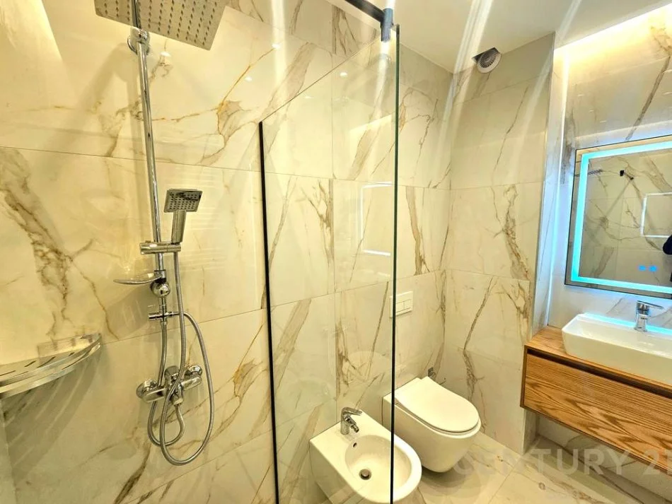 Tirane, jap me qera apartament 2+1+2+POST PARKIMI , 110 m² 1.300 € (Kodra e Diellit)