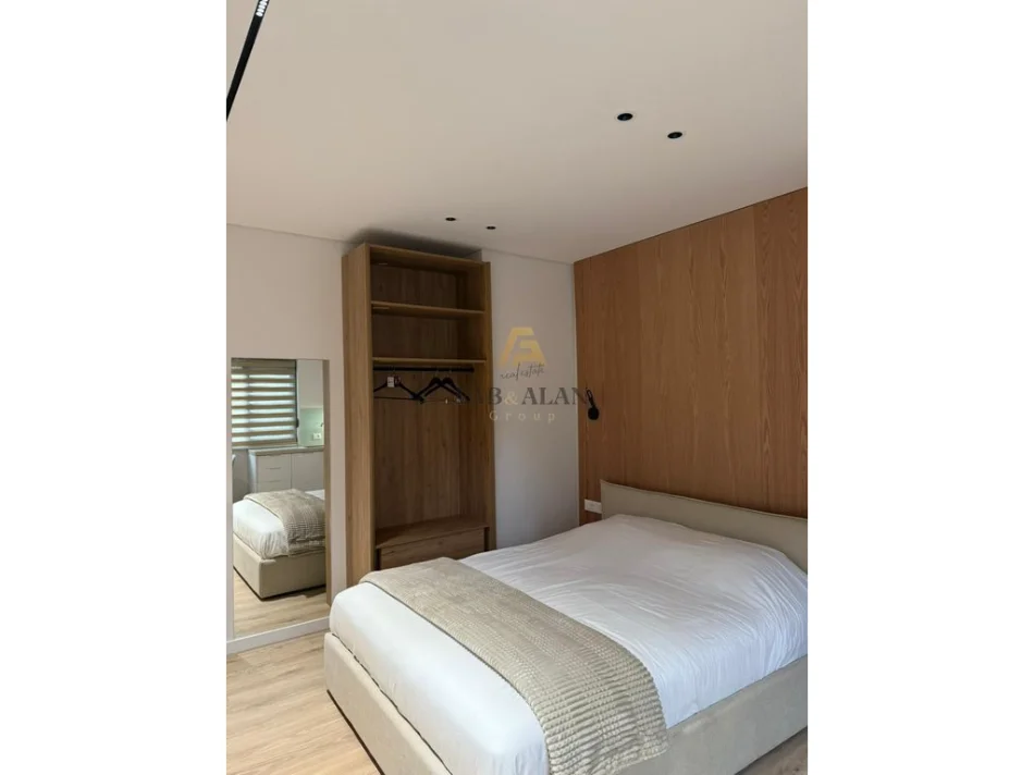 Tirane, jepet me qera garsonier Studio , 1.300 € (QENDER)