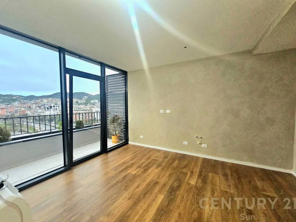 Tirane, jap me qera zyre , 140 m² 1.600 € (Lake View Residences, Liqeni i Tiranës)