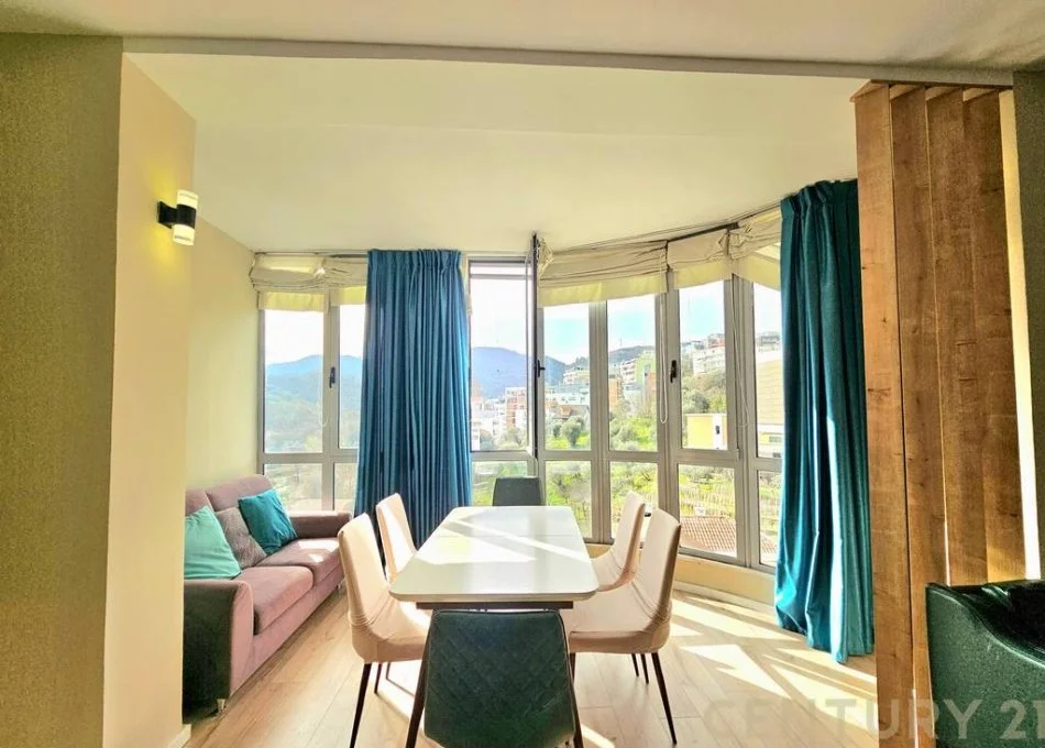 Tirane, jepet me qera apartament 3+1 Kati 6, 140 m² 1.000 € (Prane Kopshtit Zoologjik)