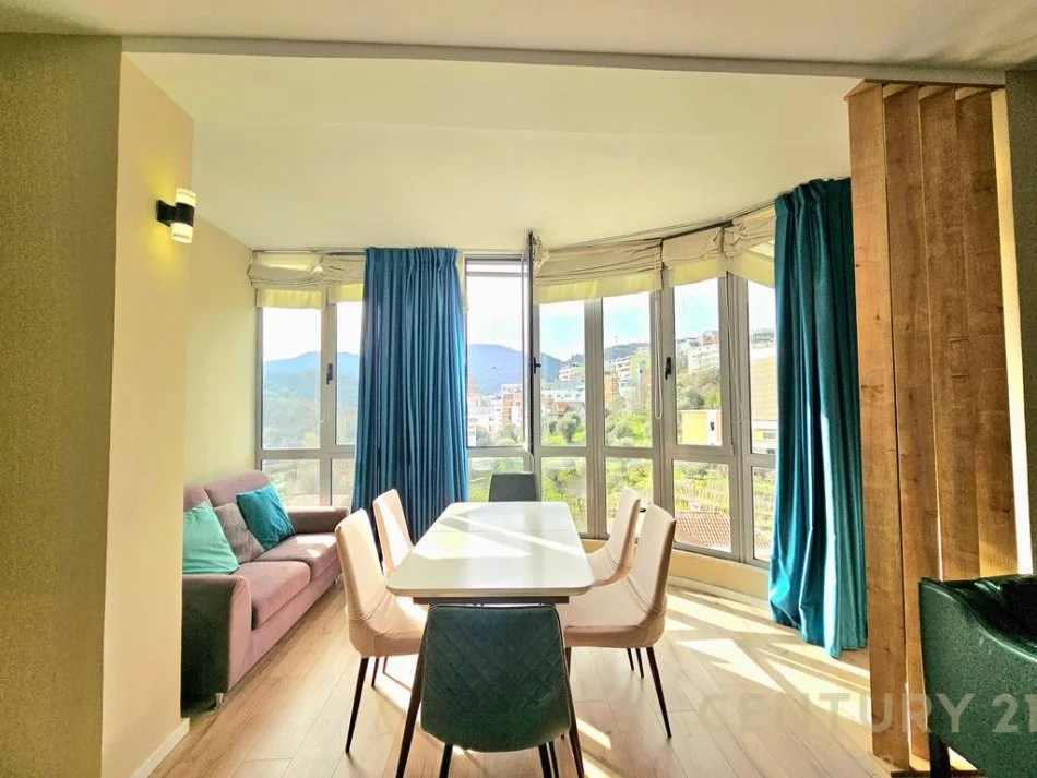 Tirane, jap me qera apartament 3+1+2+ 2 POSTE PARKIMI , 140 m² 1.000 € (Kopshti Botanik Zoologjik)