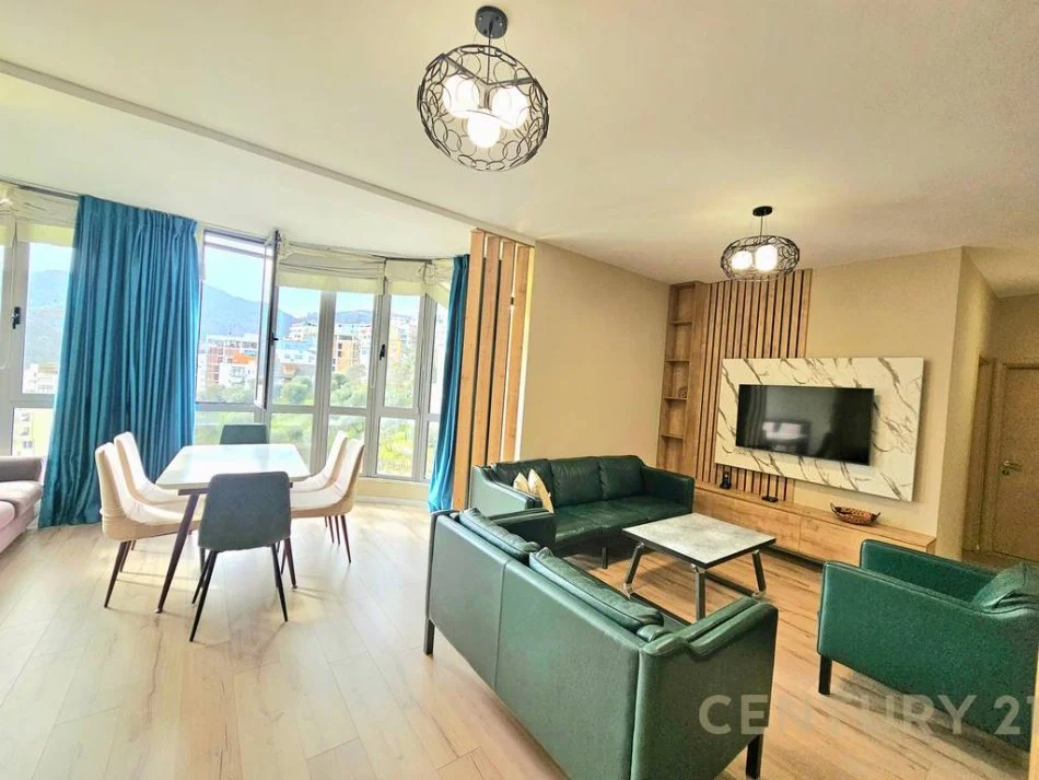 Tirane, jap me qera apartament 3+1+2+ 2 POSTE PARKIMI , 140 m² 1.000 € (Kopshti Botanik Zoologjik)