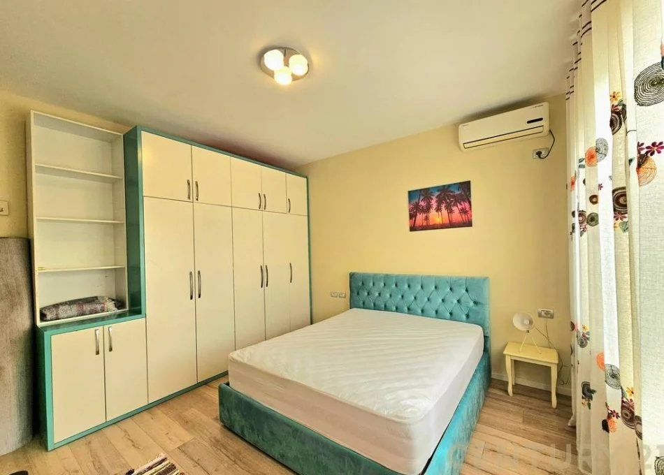 Tirane, jepet me qera apartament 3+1 Kati 6, 140 m² 1.000 € (Prane Kopshtit Zoologjik)