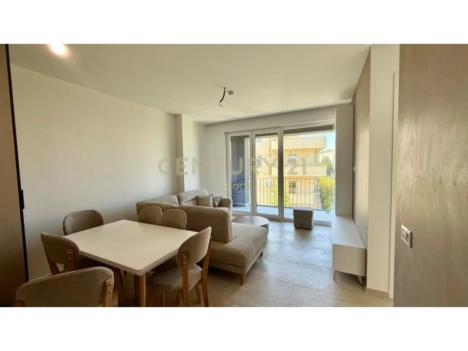 Tirane, jap me qera apartament 3+1+2+POST PARKIMI , 116 m² 1.500 € (Liqeni i Thatë)