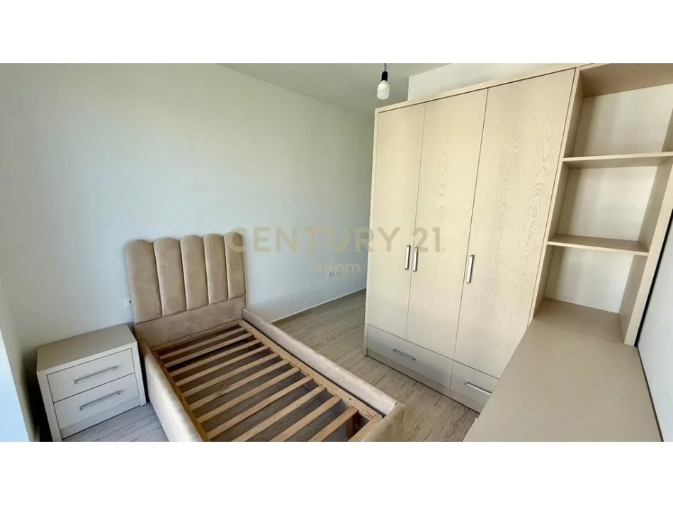 Tirane, jap me qera apartament 3+1+2+POST PARKIMI , 116 m² 1.500 € (Liqeni i Thatë)