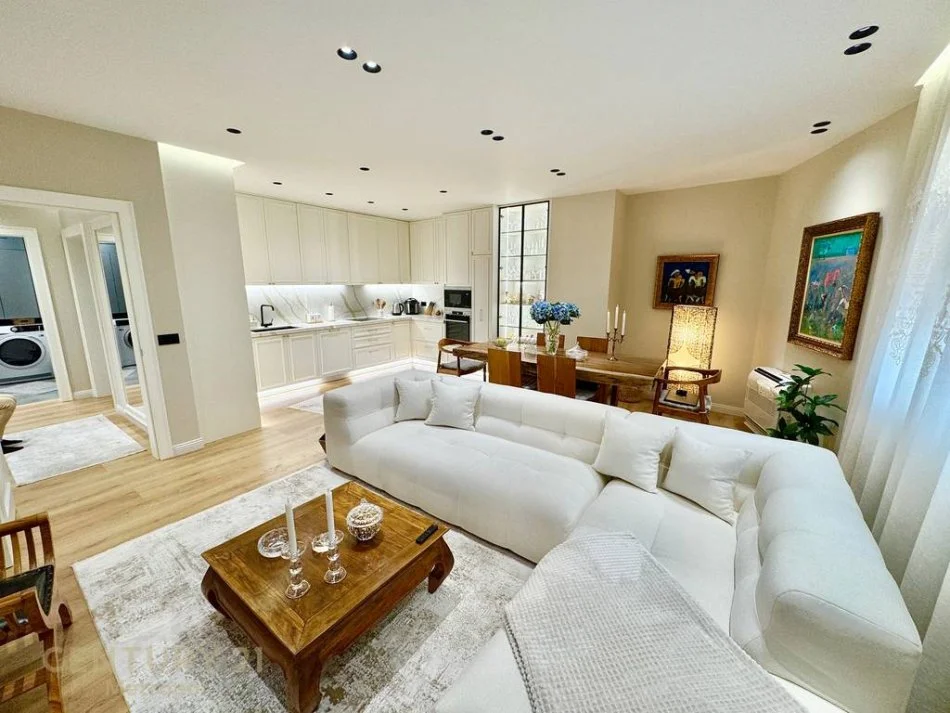 Tirane, shes apartament 2+1+2+ 2 POSTE PARKIMI , 122 m² 345.000 € (Rruga e Bogdaneve)