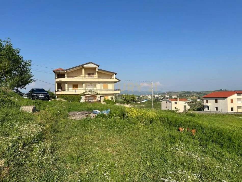 Durres, shitet truall , 500 m² 45.000 € (arapaj)