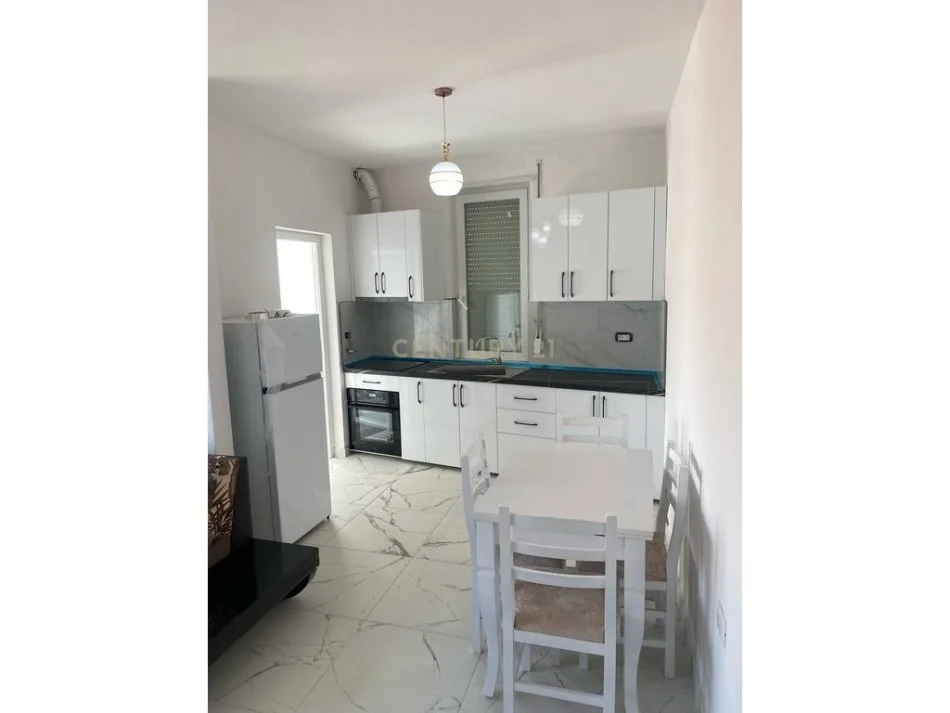Tirane, jepet me qera apartament 1+1 Kati 2, 69 m² 550 € (Tregu Elektrik)