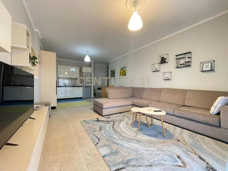 Tirane, jap me qera apartament 2+1 , 110 m² 700 € (Liqeni i Thatë)