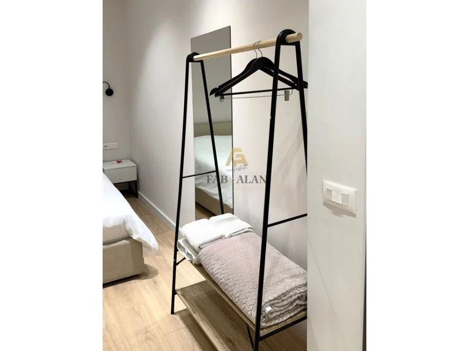 Tirane, jepet me qera garsonier , 1.300 € (9KATSHET)